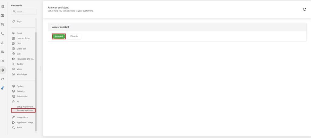 Slika, ki prikazuje, kako omogočiti asistenta za odgovore v LiveAgent