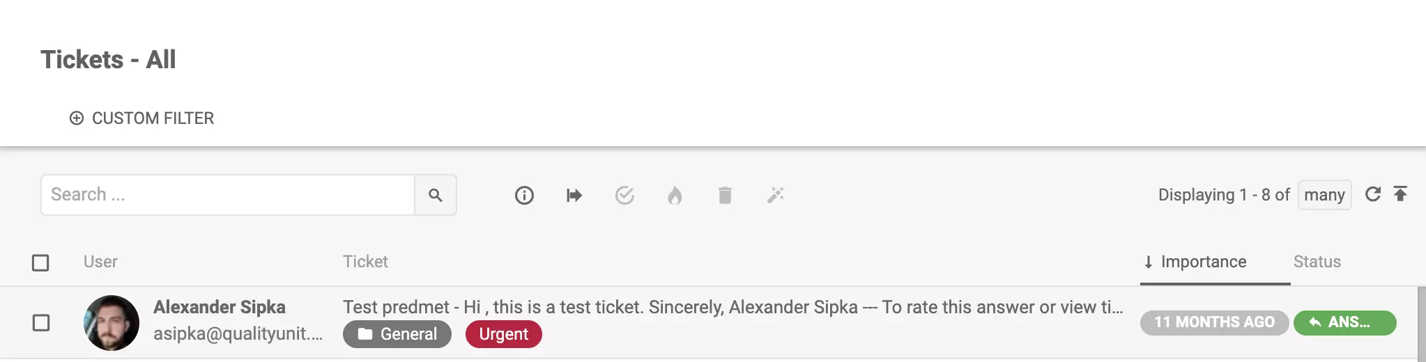 Pogled vozovnice z oznako Nujno